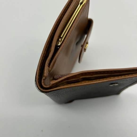 Celine wallet with snap and kiss lock. - Picture 4 of 8